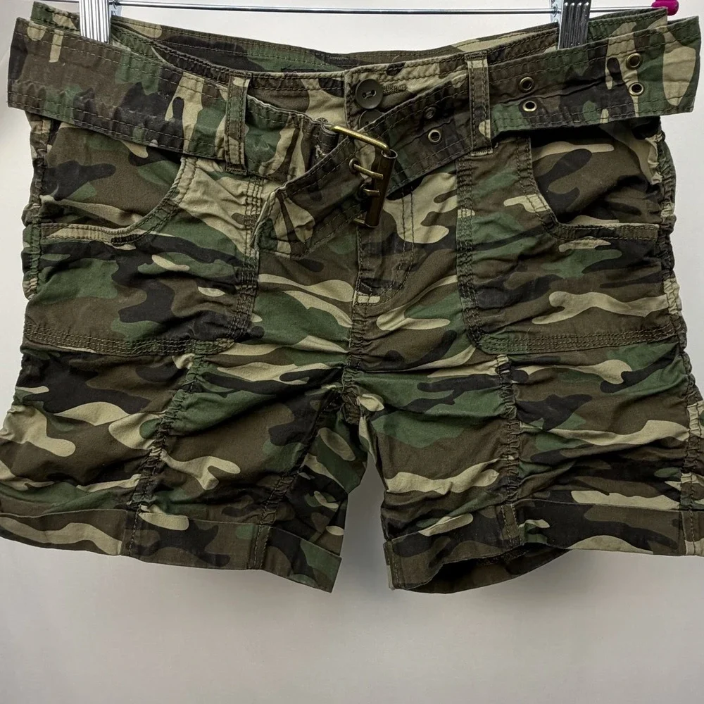 No Boundaries Women's Army Camo Print Shorts Size 9 With Belt